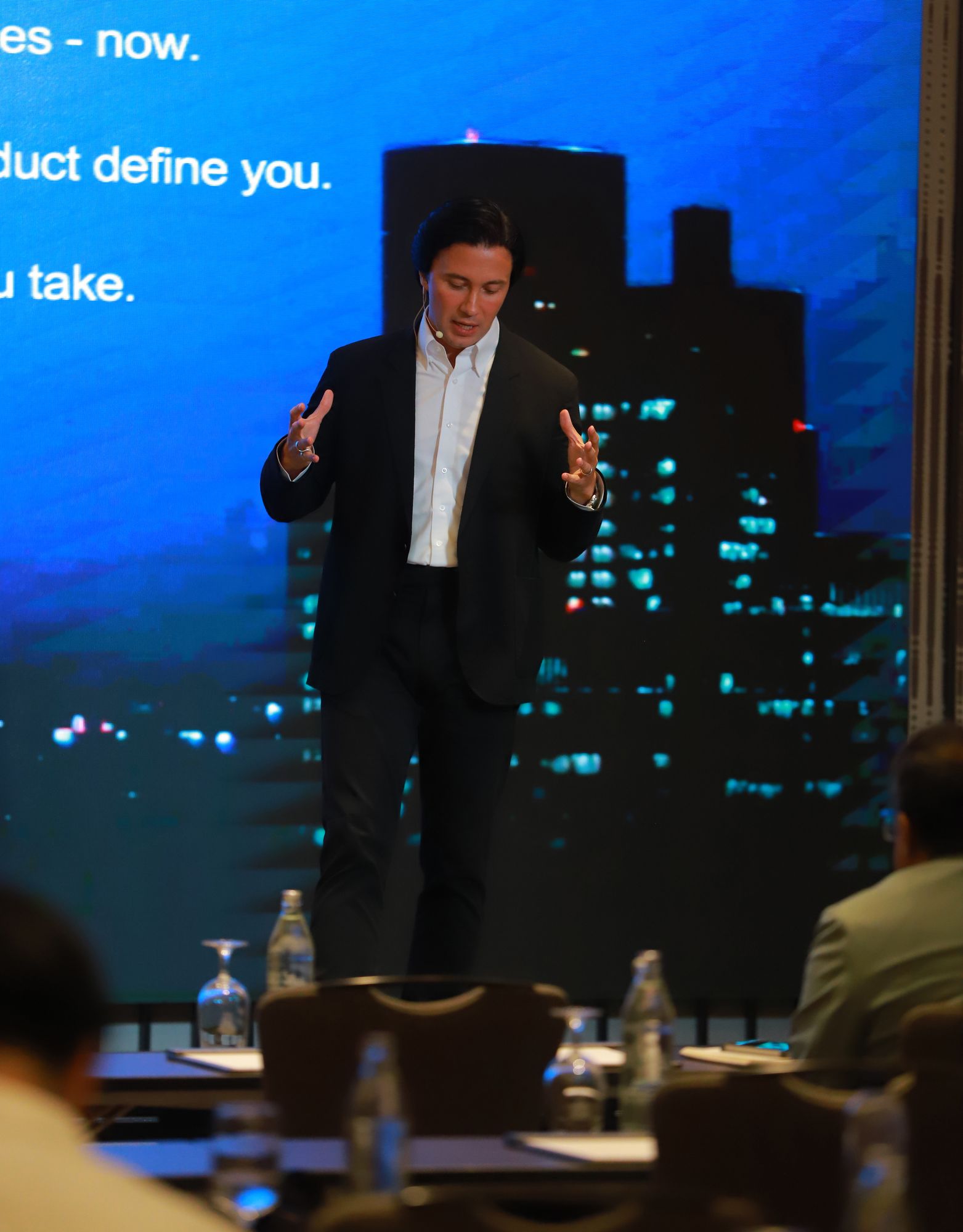 Velco Dar — keynote on stage